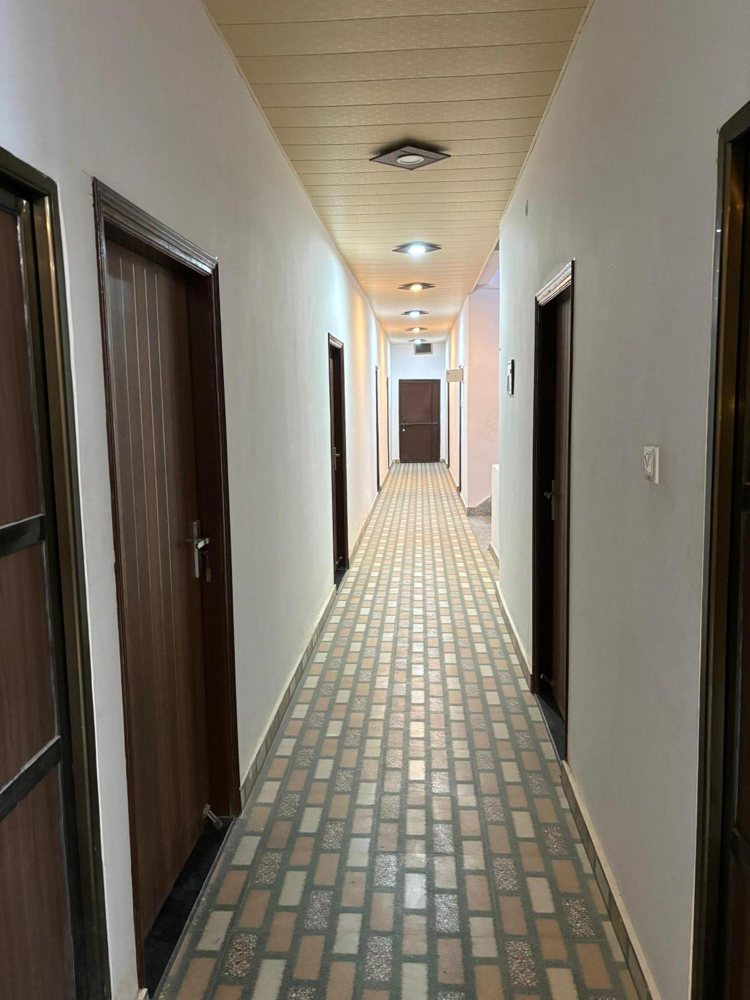 5 Petals Hotel Varanasi Exterior photo